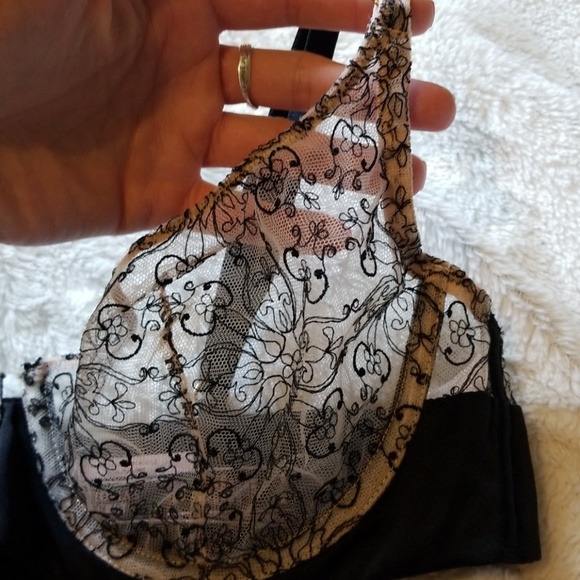 Victoria's Secret VERY SEXY unlined demi - Picture 5 of 8